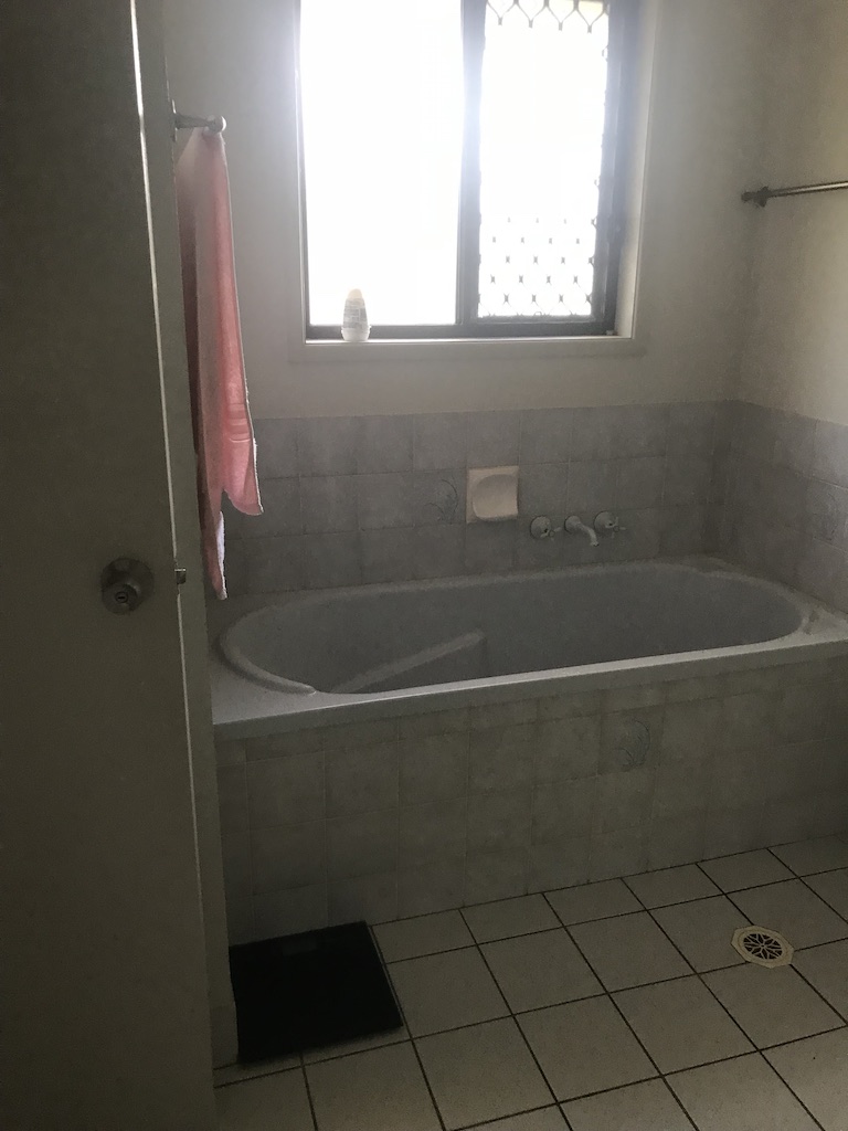 boondall bathroom before