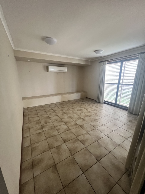 victorai point family room before